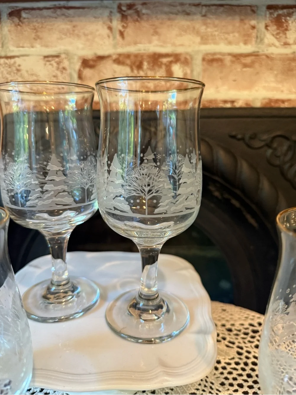Vtg Arby’s Frosted Pines Holiday Stemware Wine Water Glasses Trees Christmas (4)